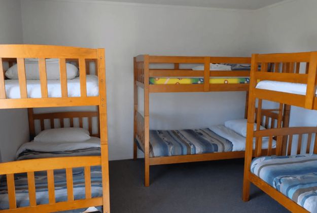 Cabin for 8 people at Foxton Beach