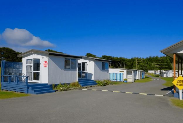 Cabin for 3 people at Foxton Beach