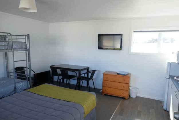 Cabin for 4 people at Foxton Beach